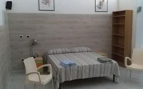 New Smart House, Strategico E Ampio Monolocale Di 70 Mq!! Parcheggio Libero Affianco